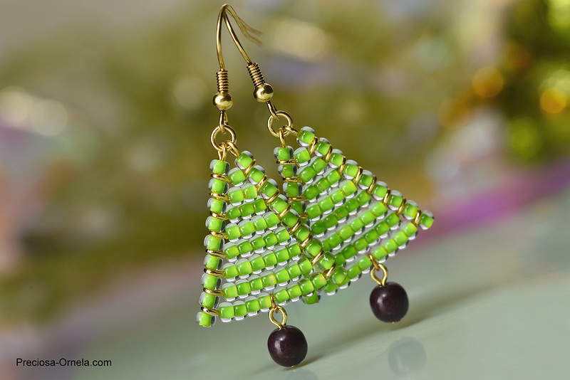 Серьги ёлочки из бисера и от Preciosa Серьги ёлочки из бисера и от Preciosa