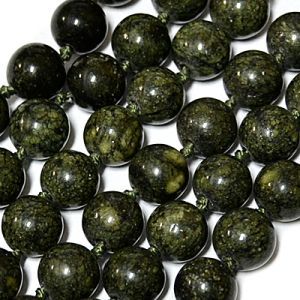 Бусины из камня на нити 02-054