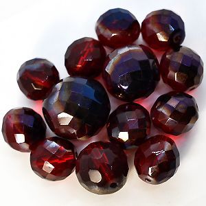 93. Бусины гранёные 14 мм