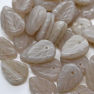 Бусины листочки, светло-коричневые