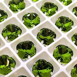 Страз в цапе подушечка 3010-124S, Olivine
