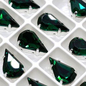Страз в цапе 3018-123 капля (waterdrop), 13х8 мм, изумрудный