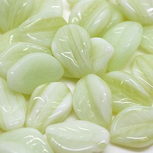Бусины листочки, бледно-зелёные
