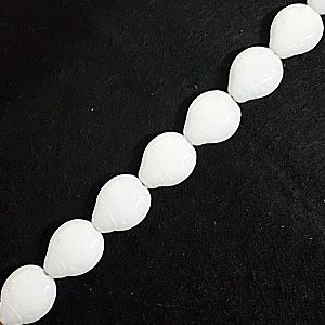 Бусины на нити 055 белые