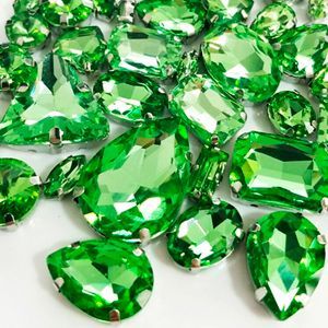 Набор страз в цапе 68 шт.  Light green