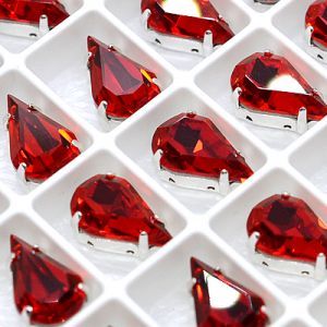 Страз в цапе 3018-104 капля (waterdrop), 13х8 мм, красный