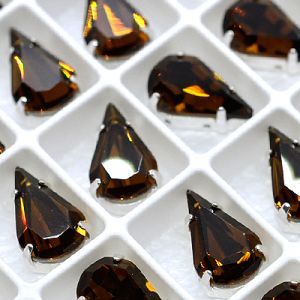 Страз в цапе 3018-109 капля (waterdrop), 13х8 мм, топаз дымчатый