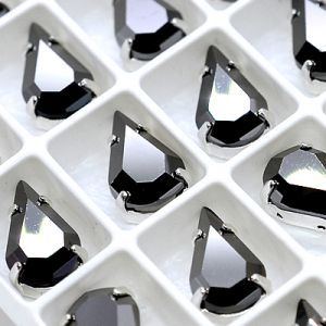 Страз в цапе 3018-131 капля (waterdrop), 13х8 мм, гематит