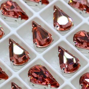 Страз в цапе 3018-138 капля (waterdrop), 13х8 мм, красно-розовый