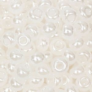 Бисер Preciosa 57102, 6 (4.1 мм), 8 (2.9 мм)