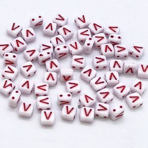 Бусина 2 Holes Square, буква V, цвет красный, 6х6 мм