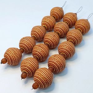 Бусины на нити 002 коричневые