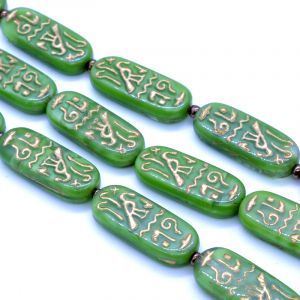 Бусины на нити овальные, плоские, зелёные