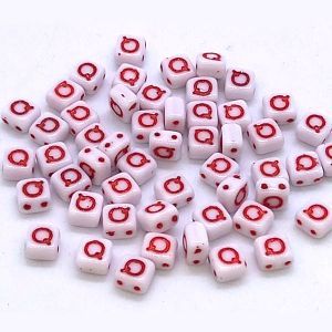 Бусина 2 Holes Square, буква Q, цвет красный, 6х6 мм Бусина 2 Holes Square, буква Q, цвет красный, 6х6 мм