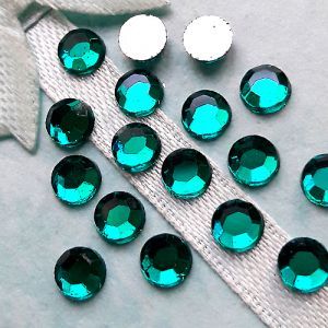 Стразы клеевые Blue Zircon ss20