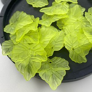 Бусины листочки матовые, 24 мм, жёлто-зелёные