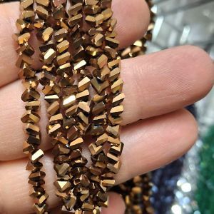 Бусины Трианглы (Triangle beads) на нити 100, золото