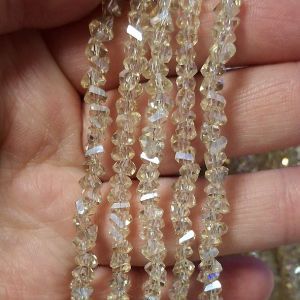 Бусины Трианглы (Triangle beads) на нити 022 AB, шампань люстр Бусины Трианглы (Triangle beads) на нити 022 AB, шампань люстр