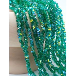 Бусины Трианглы (Triangle beads) на нити 020 AB, зелёный люстр