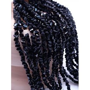 Бусины Трианглы (Triangle beads) на нити, цвет чёрный
