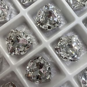 Страз в цапе триангл 3212-101, Crystal, К9