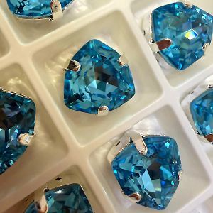 Страз в цапе триангл 3212-122, Dark Aquamarine, К9 Страз в цапе триангл 3212-122, Dark Aquamarine, К9