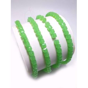 Бусины Кубы (Cube beads ) на нити, зелёный воск